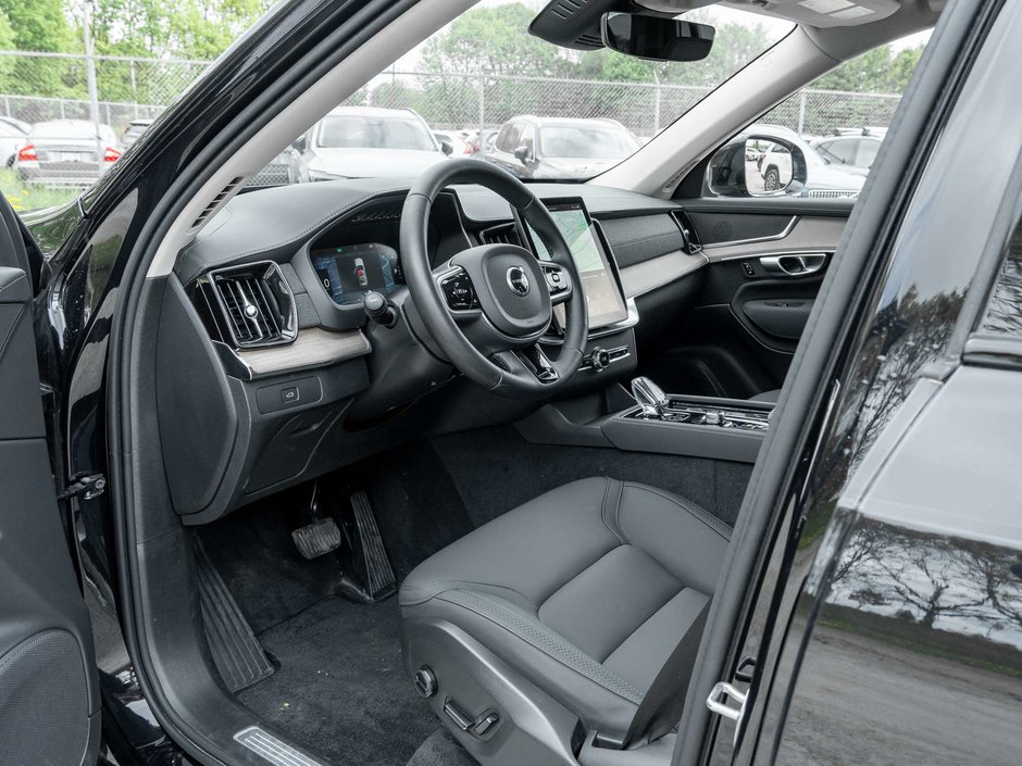 2026 Volvo XC90 Plus Dark Theme-6