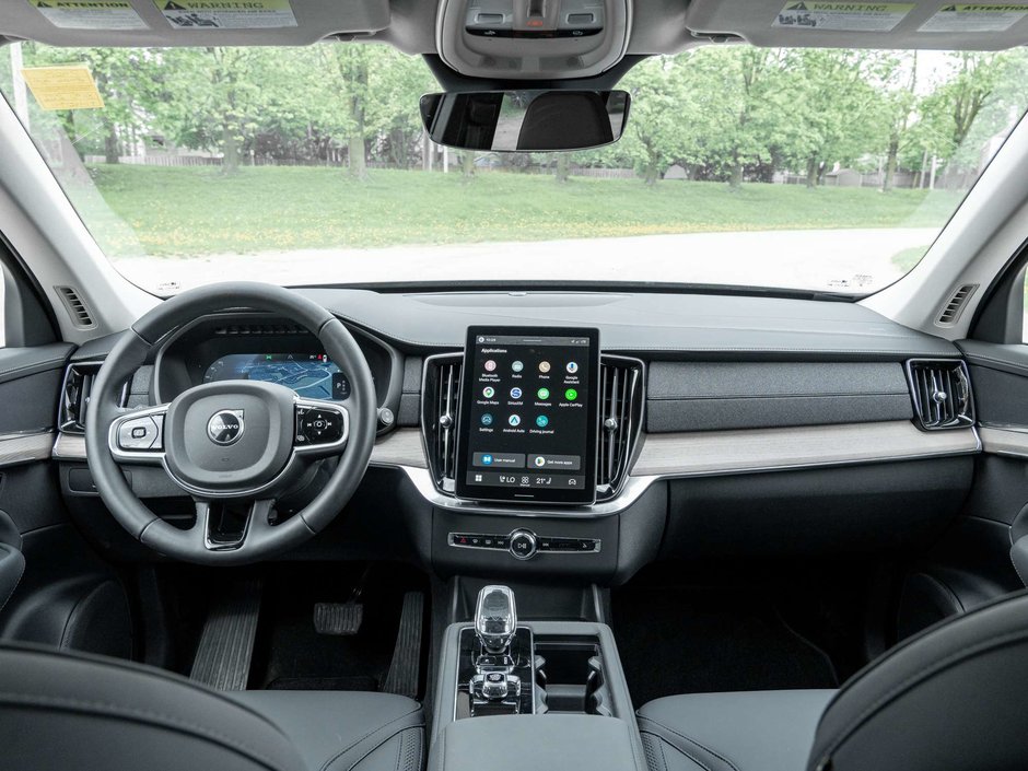 2026 Volvo XC90 Plus Dark Theme-25