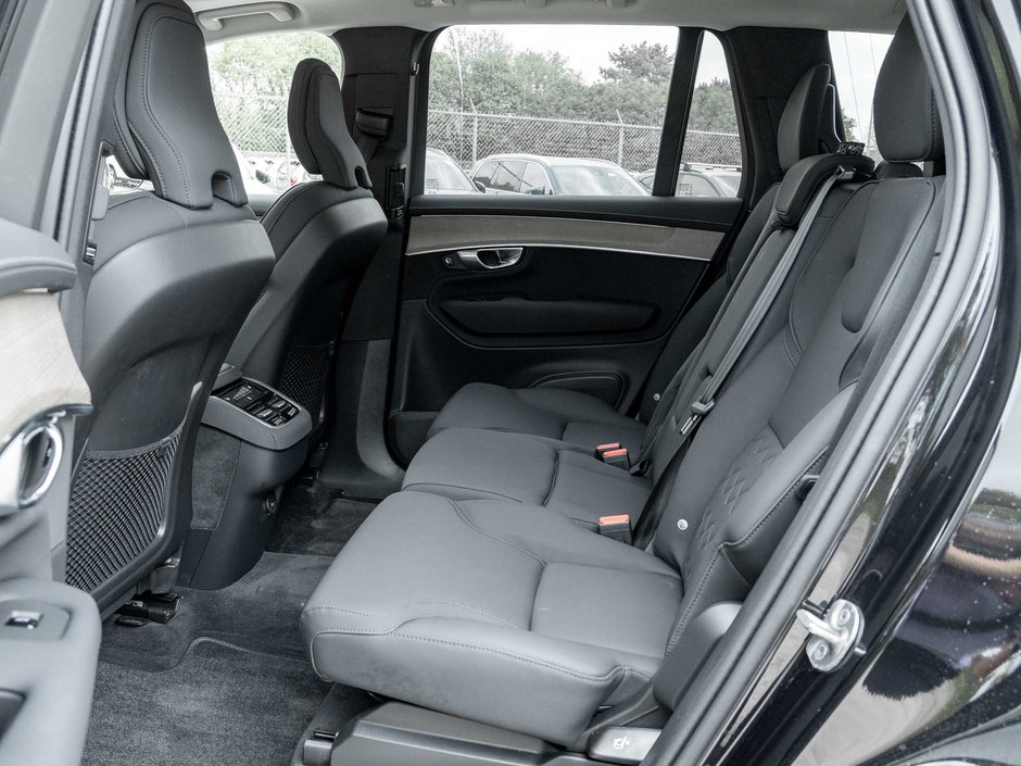 2026 Volvo XC90 Plus Dark Theme-22