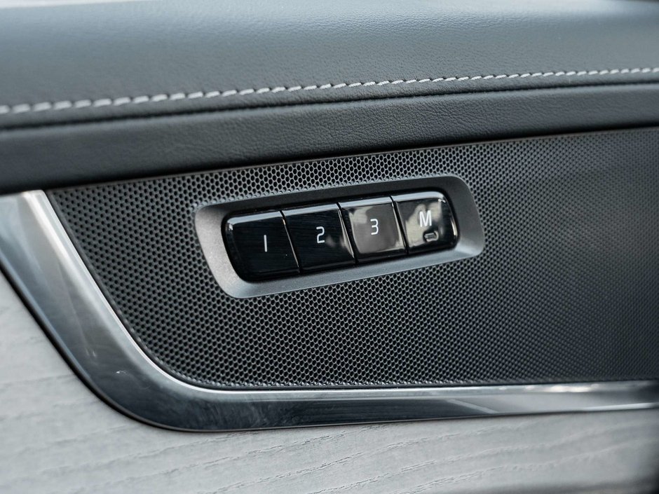 2026 Volvo XC90 Core Bright Theme-13