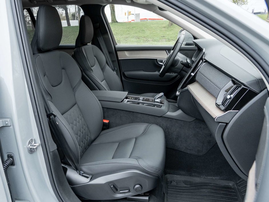 2026 Volvo XC90 Plus Bright Theme-21