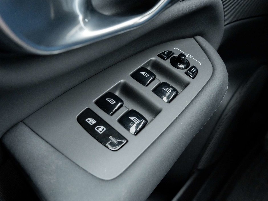 2026 Volvo XC90 Plus Bright Theme-13