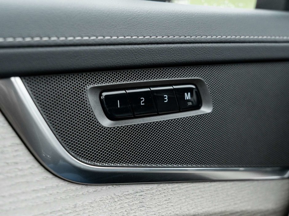 2026 Volvo XC90 Plus Bright Theme-14