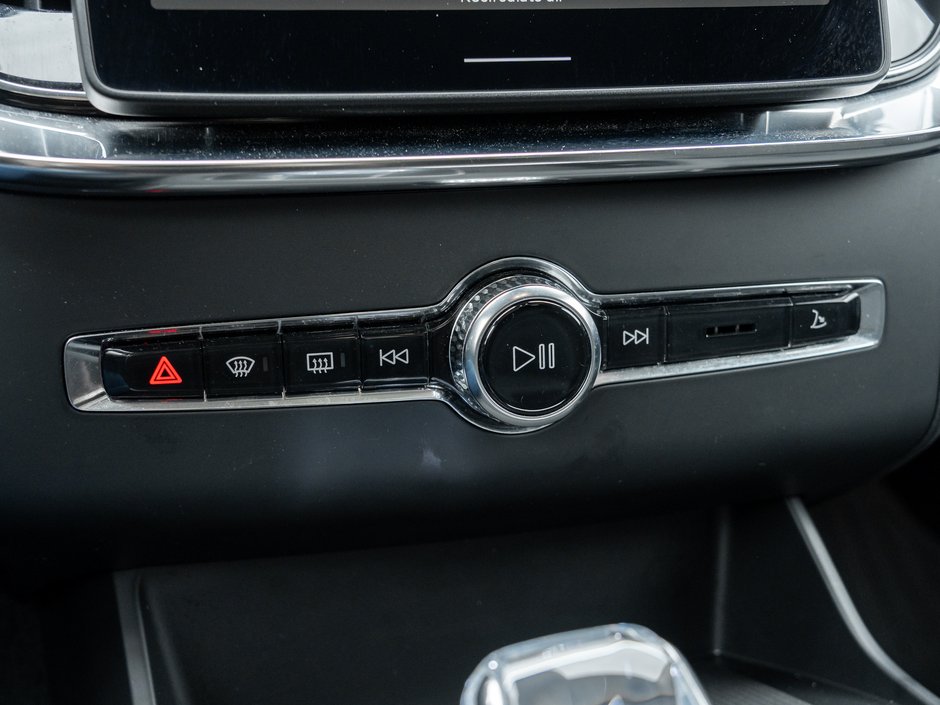 2026 Volvo XC90 B6 AWD Core 7-Seater  CPO FINANCE RATE fr 2.99%*-17