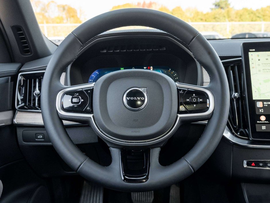Volvo XC90 PLUS^Foldable Hitch^Harman Kardon^Rate fr 2.99%* 2026-7