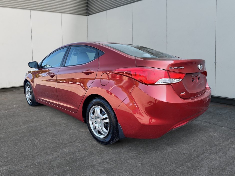 Hyundai Elantra L 2013-3