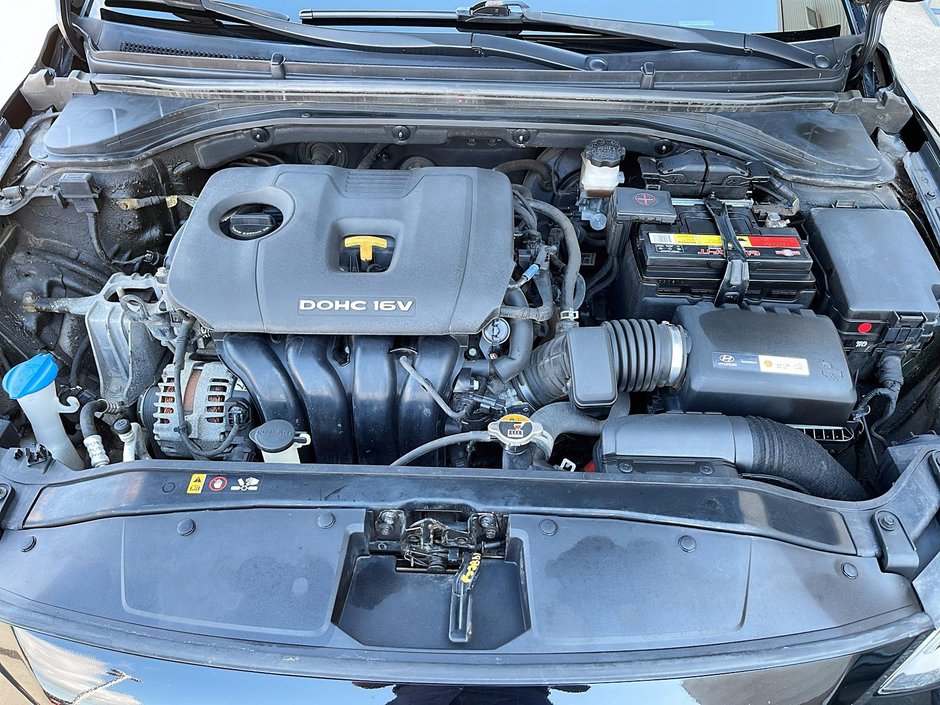 Hyundai Elantra GLS 2017-7