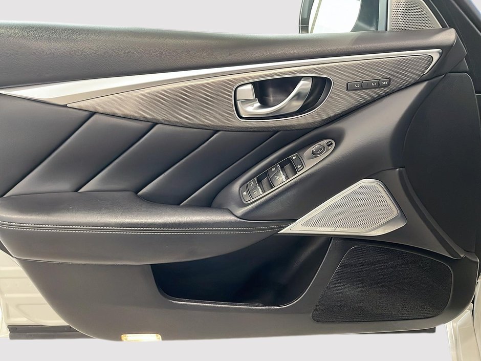 2017 Infiniti Q50 3.0t AWD Premium-10