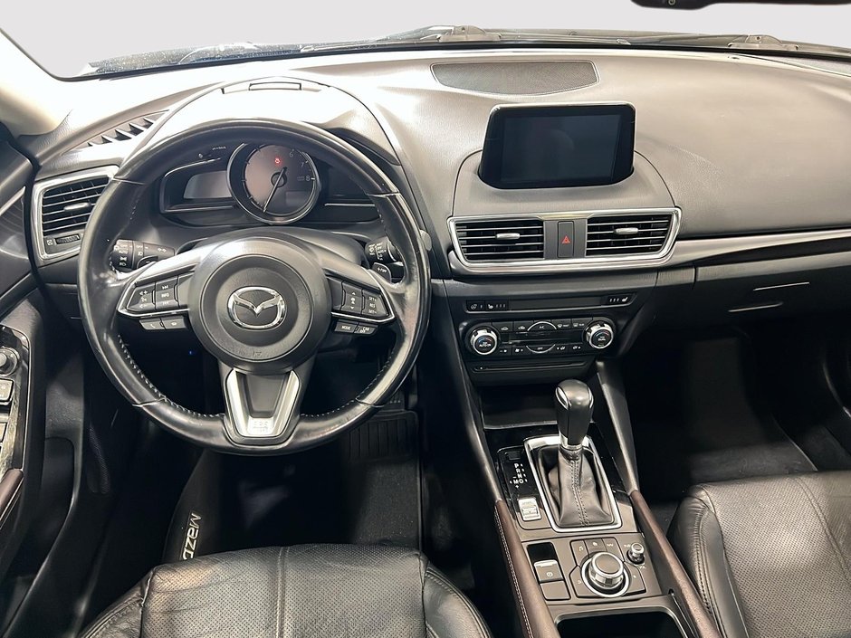 Mazda 3 Sport GT 2018-9