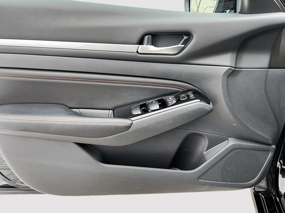 2023 Nissan Altima SR AWD MODEL SPORT-10