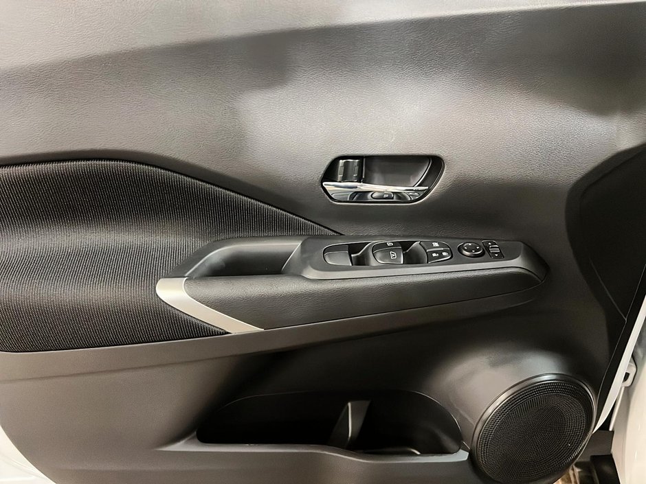 2025 Nissan Kicks Play SV-9