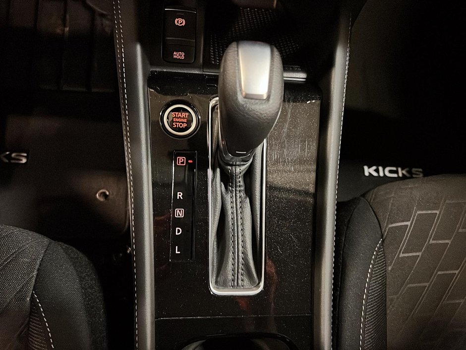 2025 Nissan Kicks Play SV-12