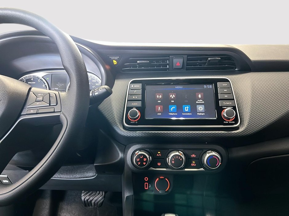 2025 Nissan Kicks Play S-14