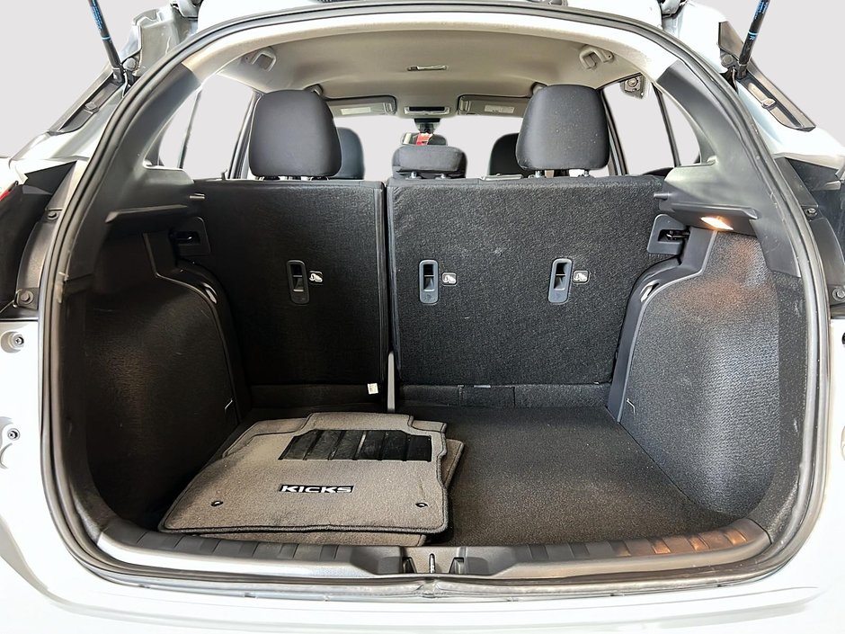 2025 Nissan Kicks Play S-4