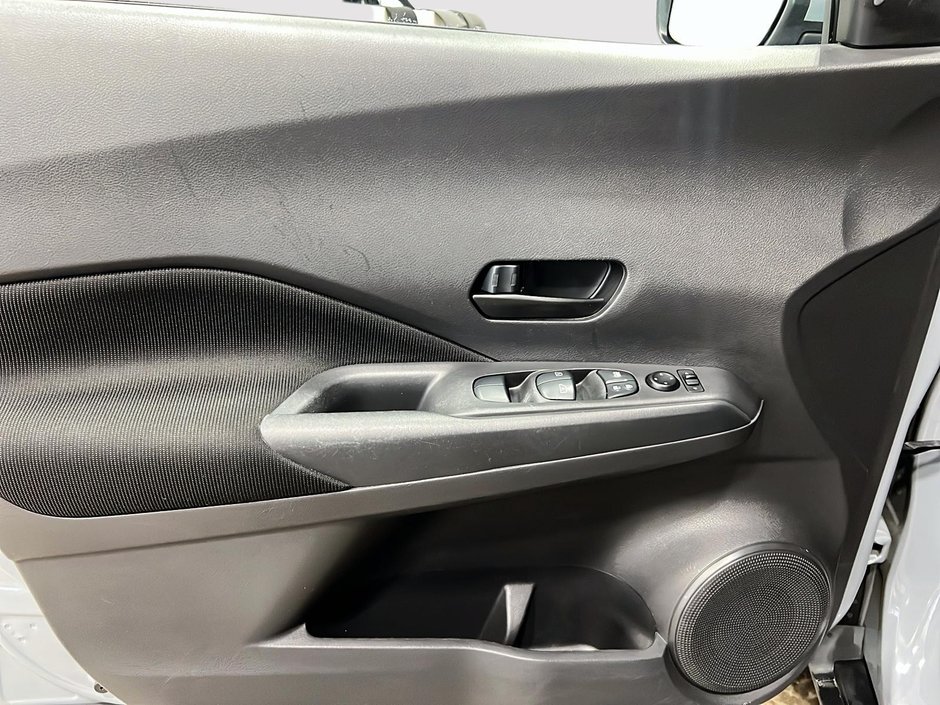 2021 Nissan Kicks S-9