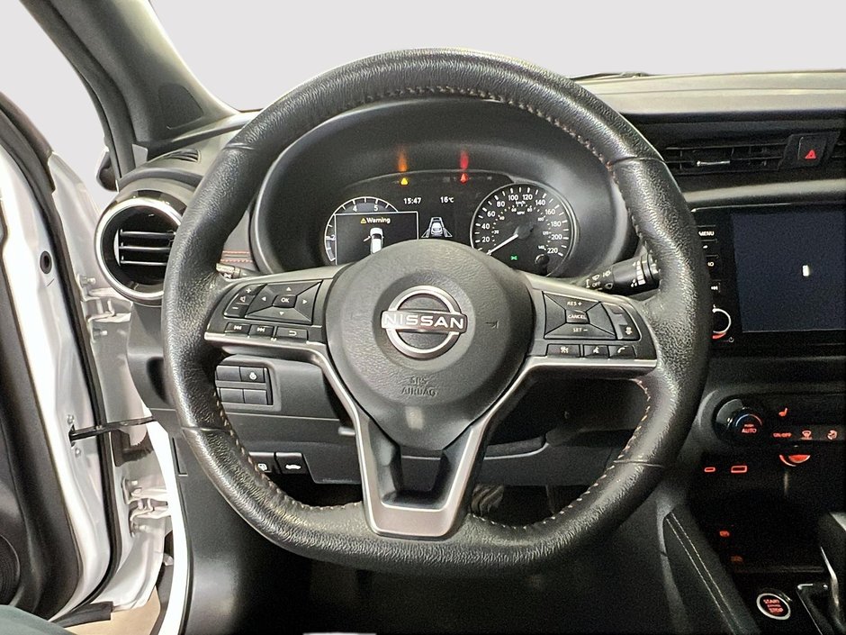 2022 Nissan Kicks SR-10