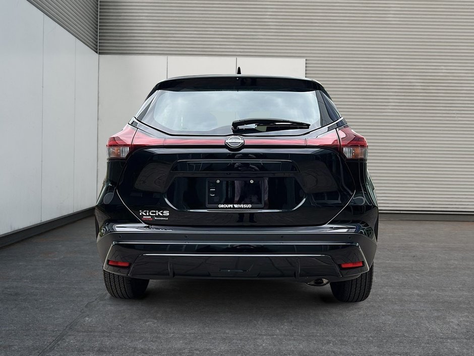 2023 Nissan Kicks S-3
