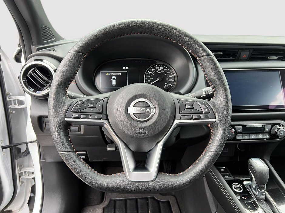 2023 Nissan Kicks SR-11