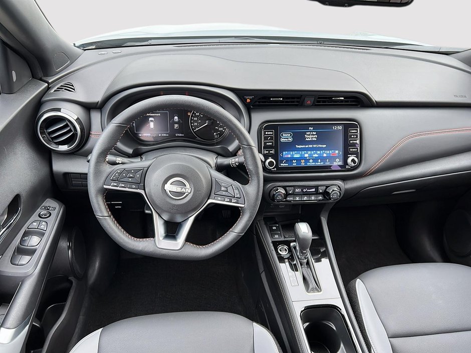 2023 Nissan Kicks SR-9