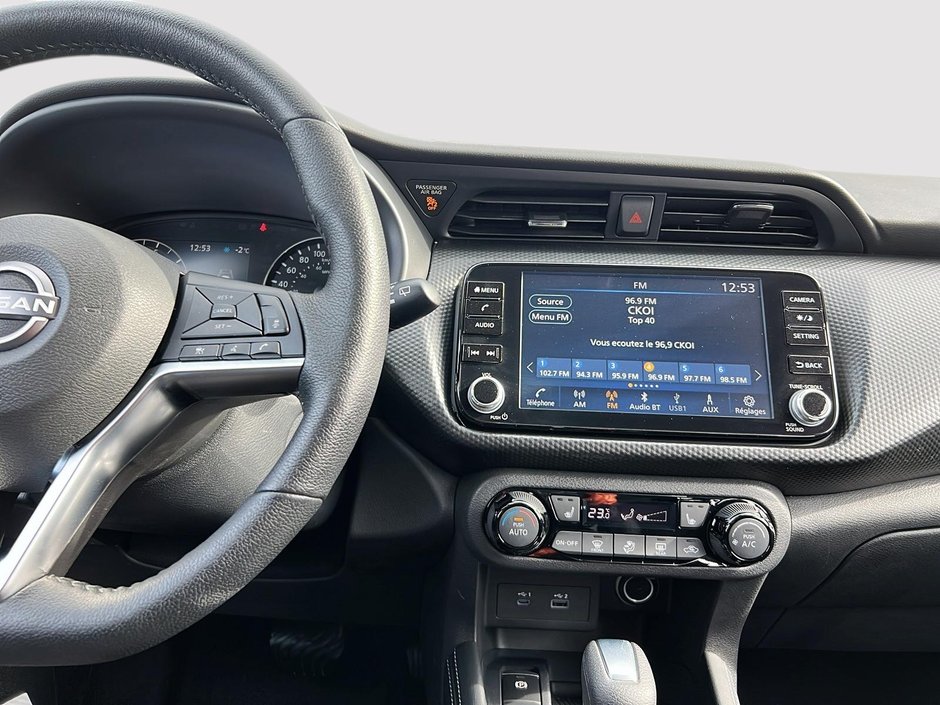 Nissan Kicks SV 2023-14