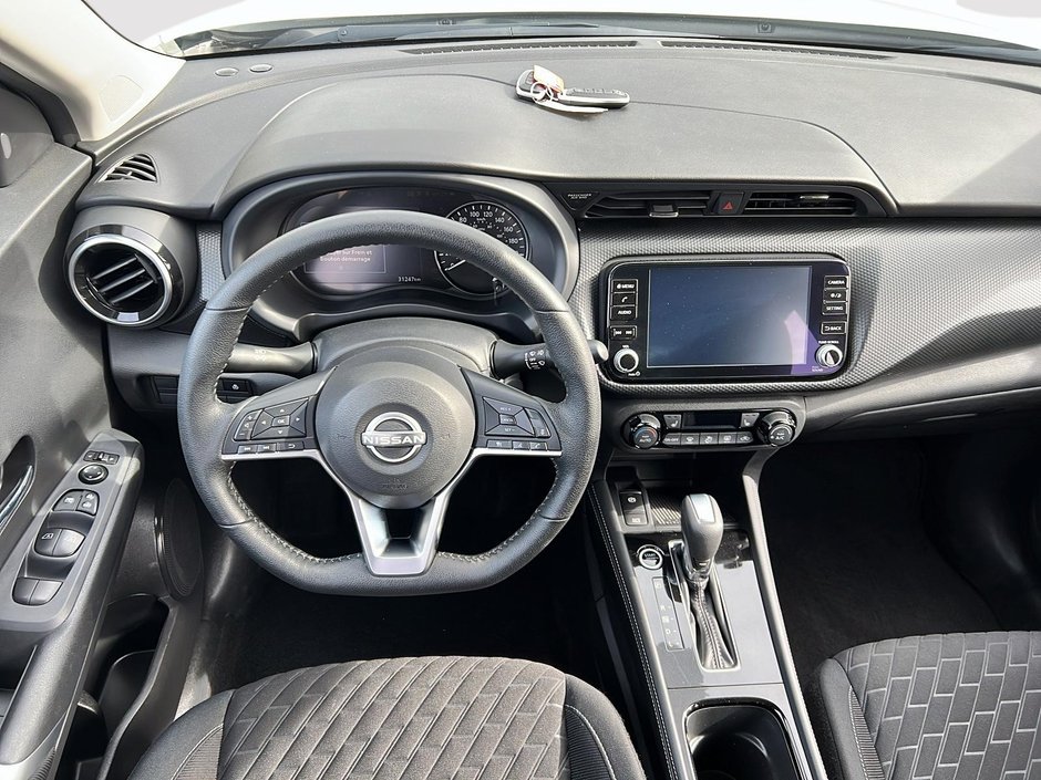 Nissan Kicks SV 2023-8