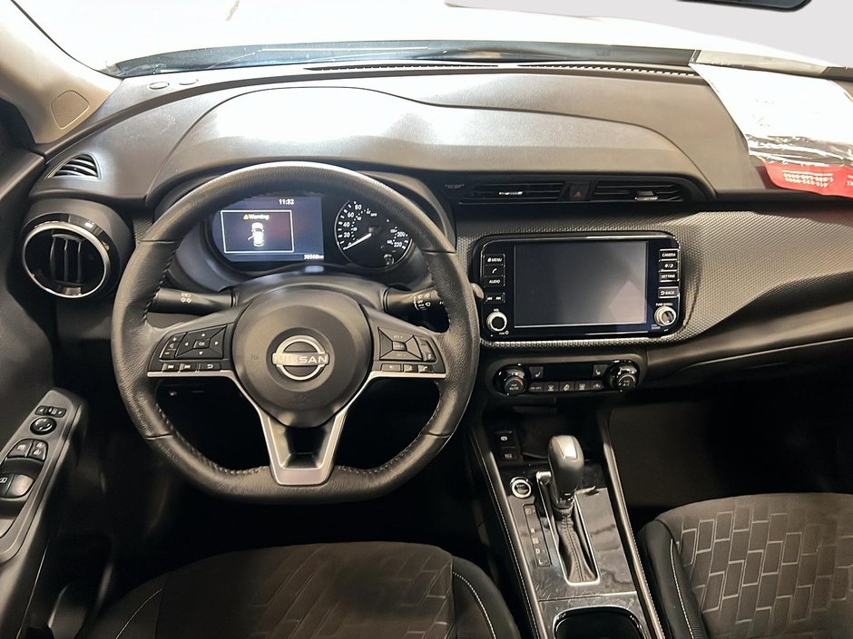 Nissan Kicks SV 2023-9