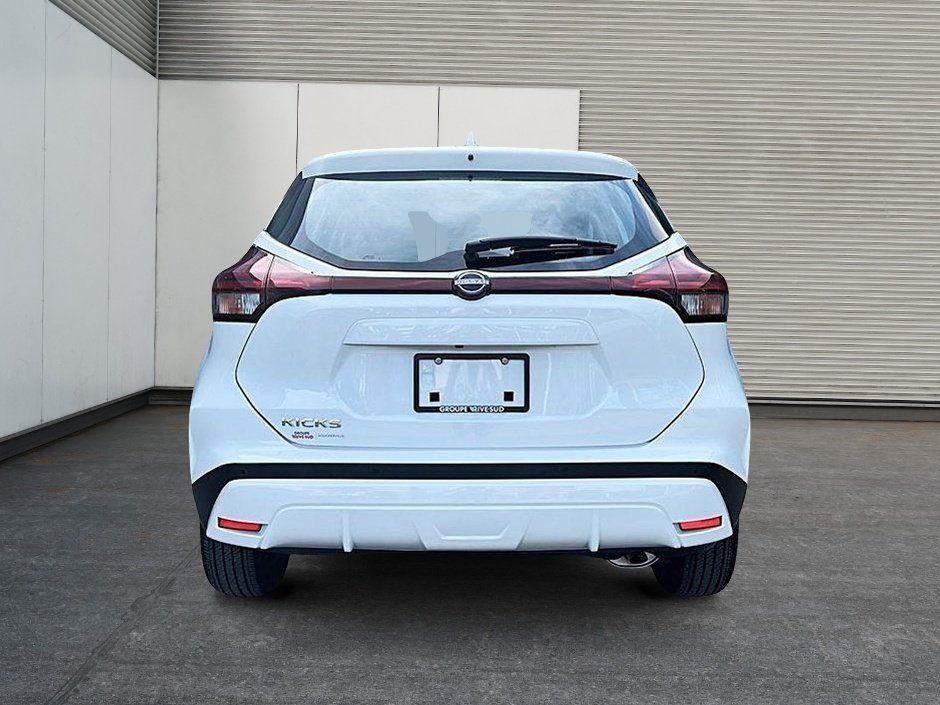 2024 Nissan Kicks S-2