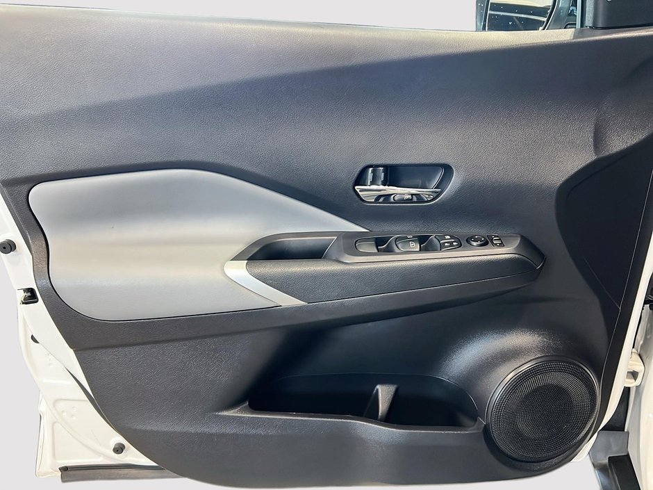 2024 Nissan Kicks SR-9