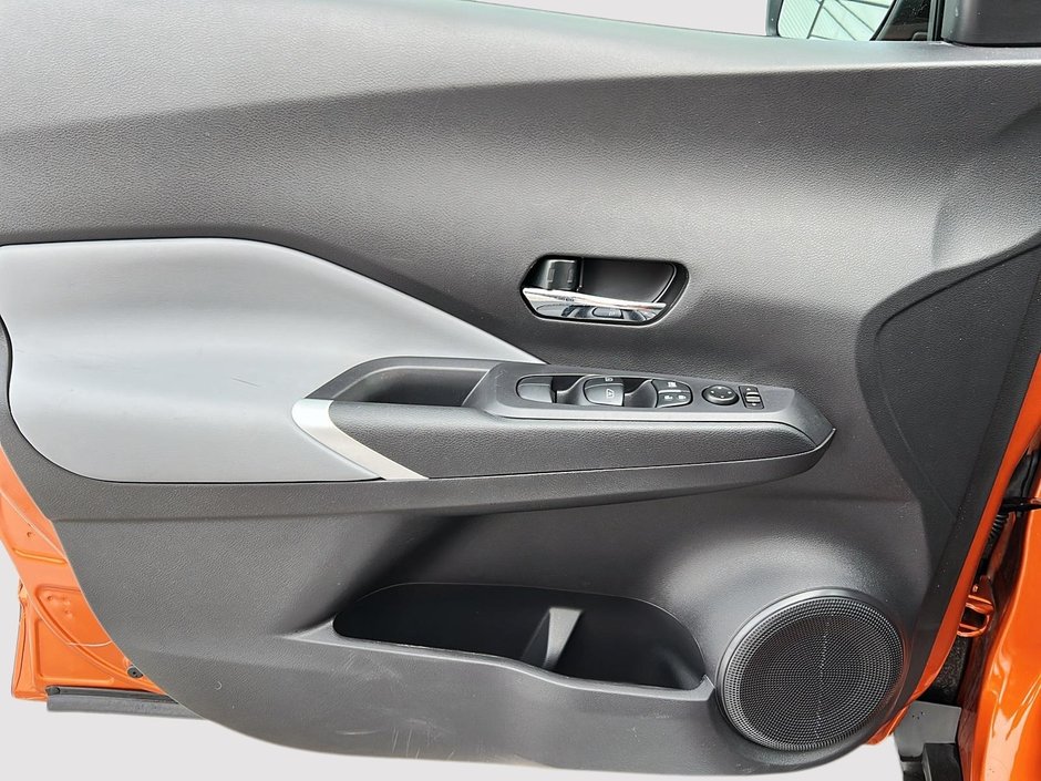 2024 Nissan Kicks SR-10