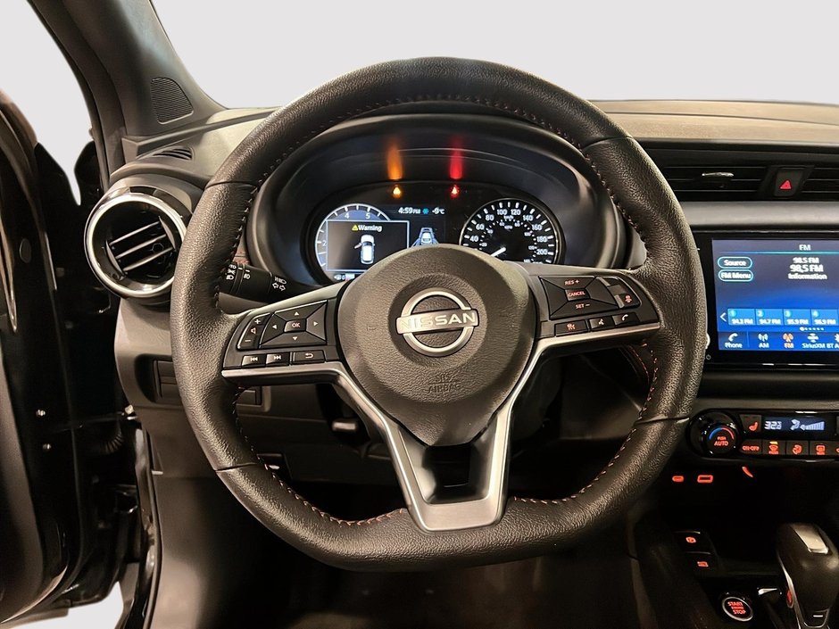 2024 Nissan Kicks SR-11