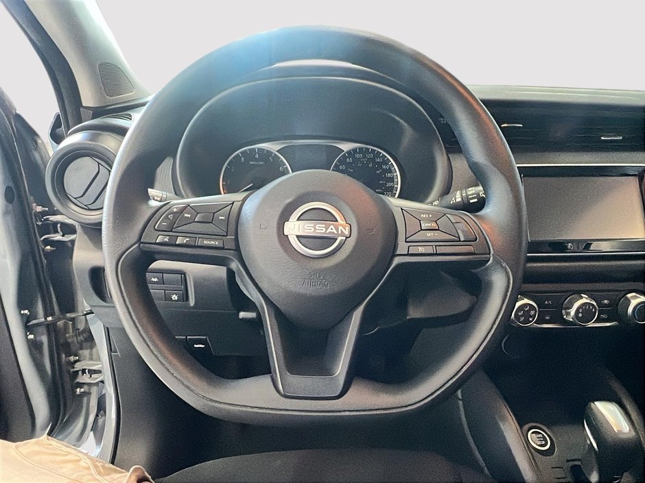 Nissan Kicks S 2024-10