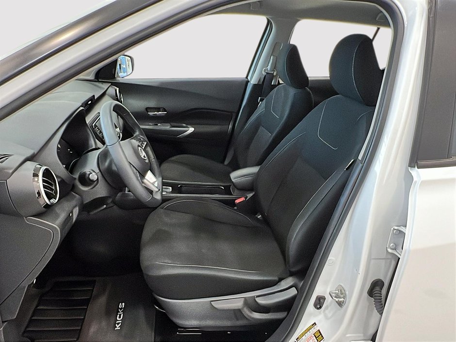 2024 Nissan Kicks SV-8