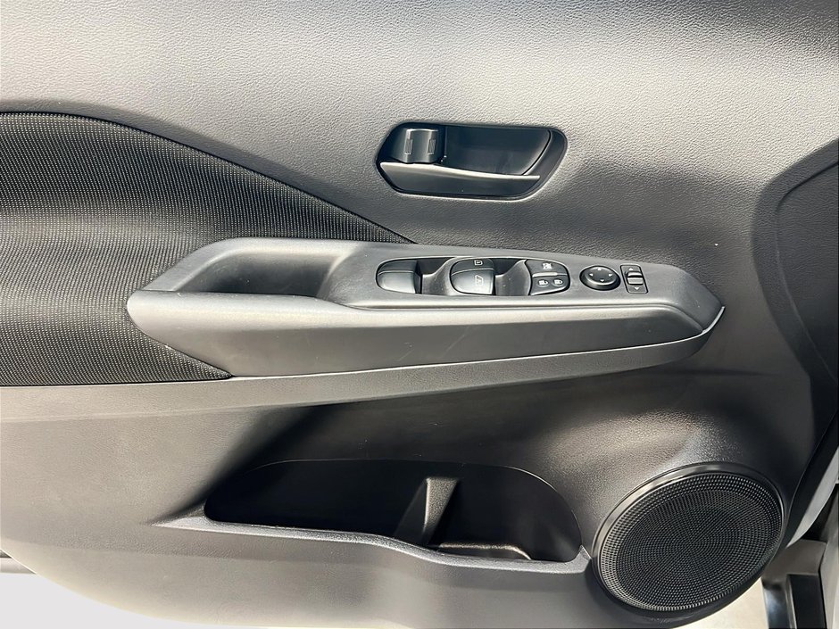 Nissan Kicks S 2024-10