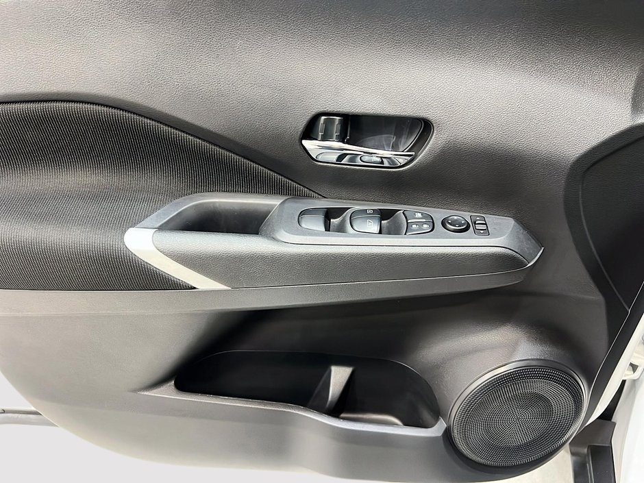 Nissan Kicks SV 2024-10