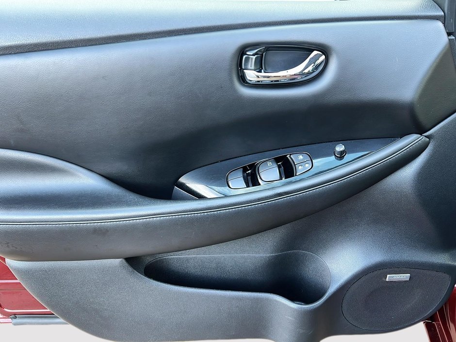 2016 Nissan Leaf SL-10