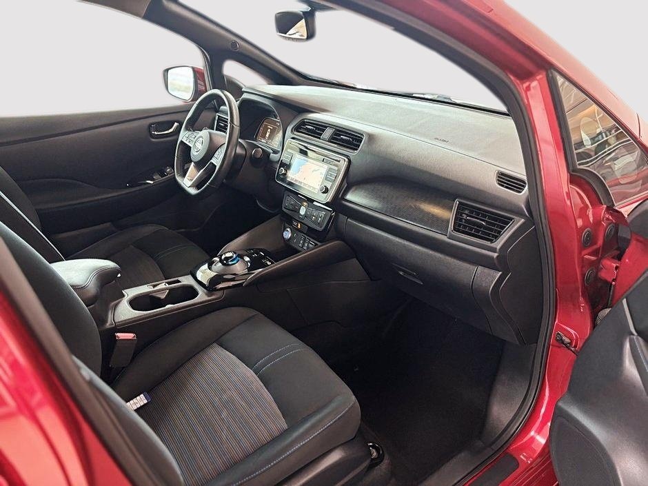 Nissan Leaf SV 2019-14
