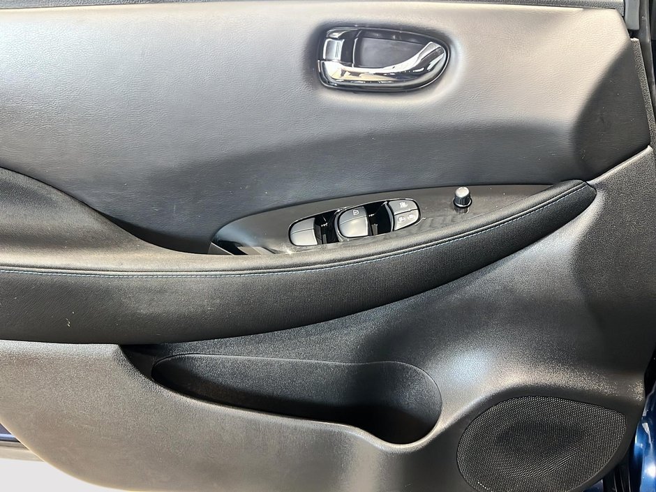 2019 Nissan LEAF sv-9