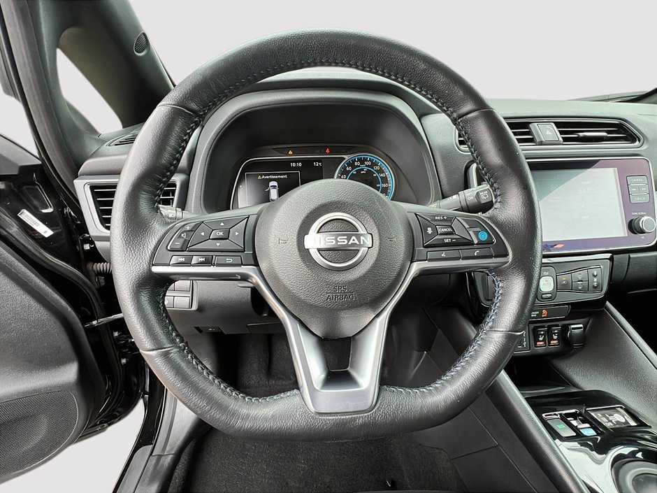 2023 Nissan LEAF SV-11