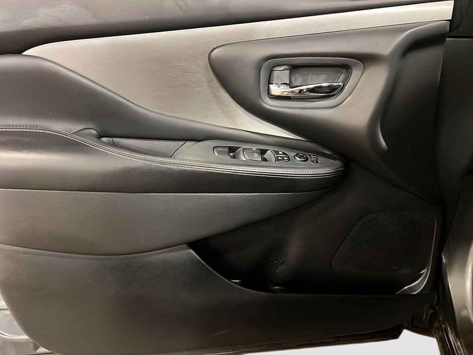 2020 Nissan Murano SV AWD-10