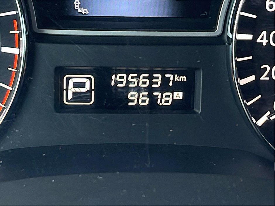 2015 Nissan Pathfinder SL-12