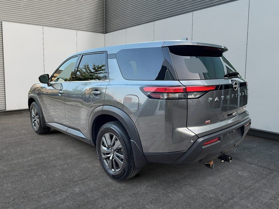 2022 Nissan Pathfinder S-3