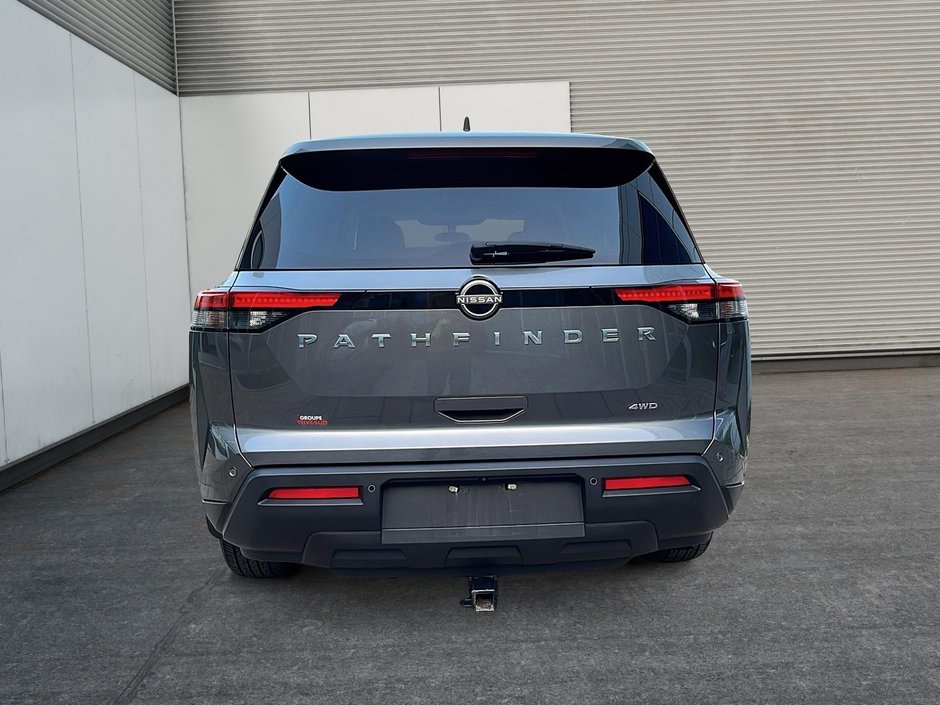 2022 Nissan Pathfinder S-2