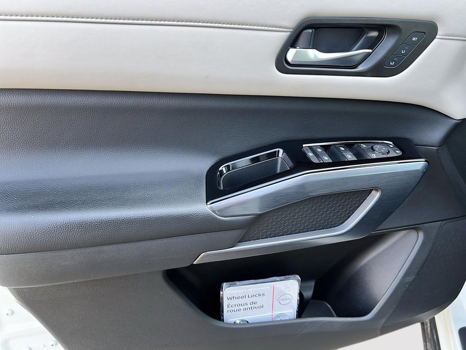 Nissan Pathfinder SL 2022-9