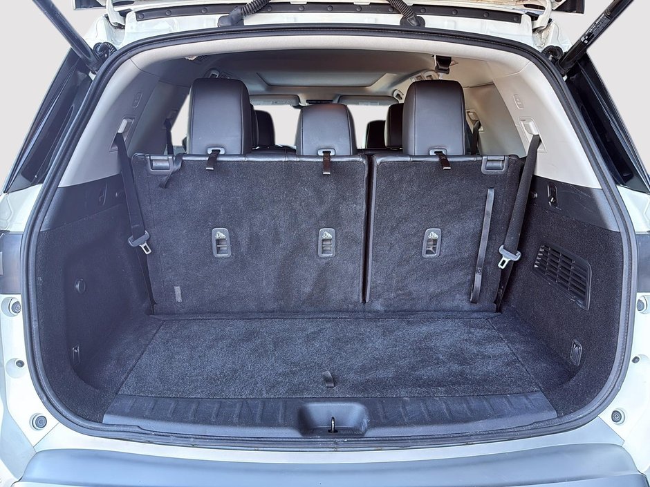 Nissan Pathfinder SL 2022-6
