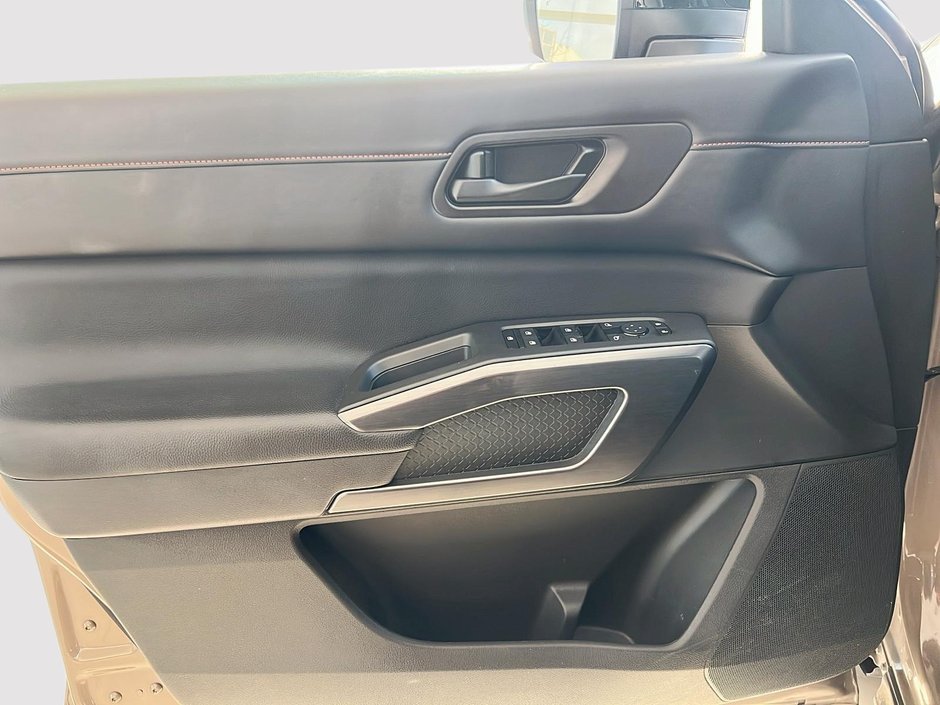 2024 Nissan Pathfinder-8