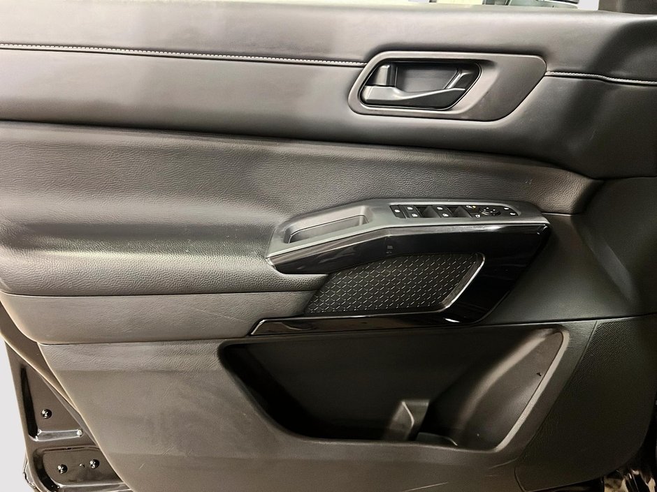 2024 Nissan Pathfinder SV AWD-10