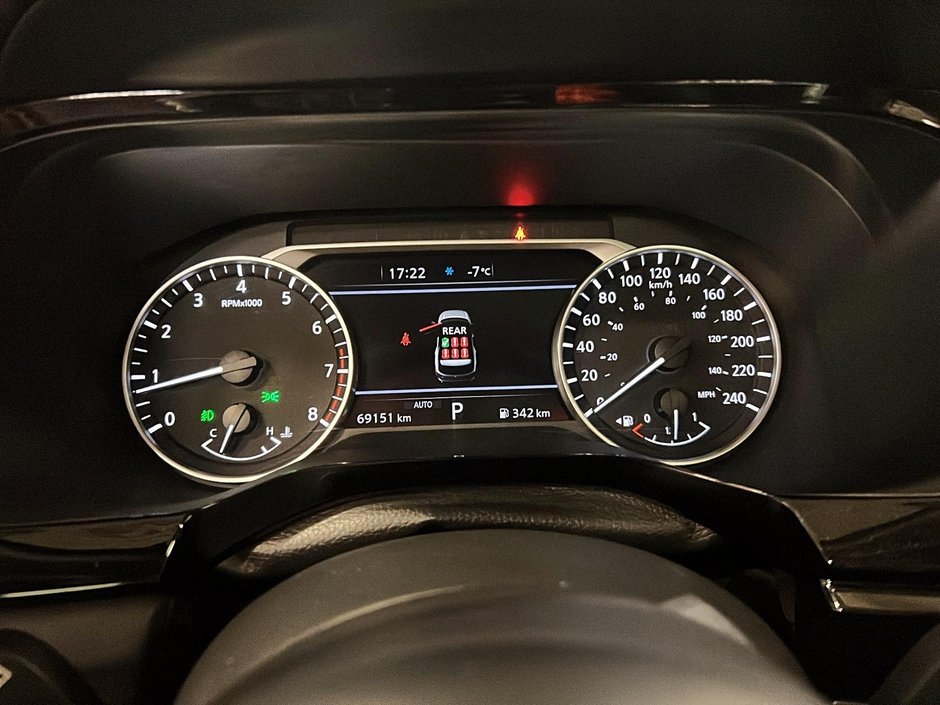 2024 Nissan Pathfinder SV AWD-12