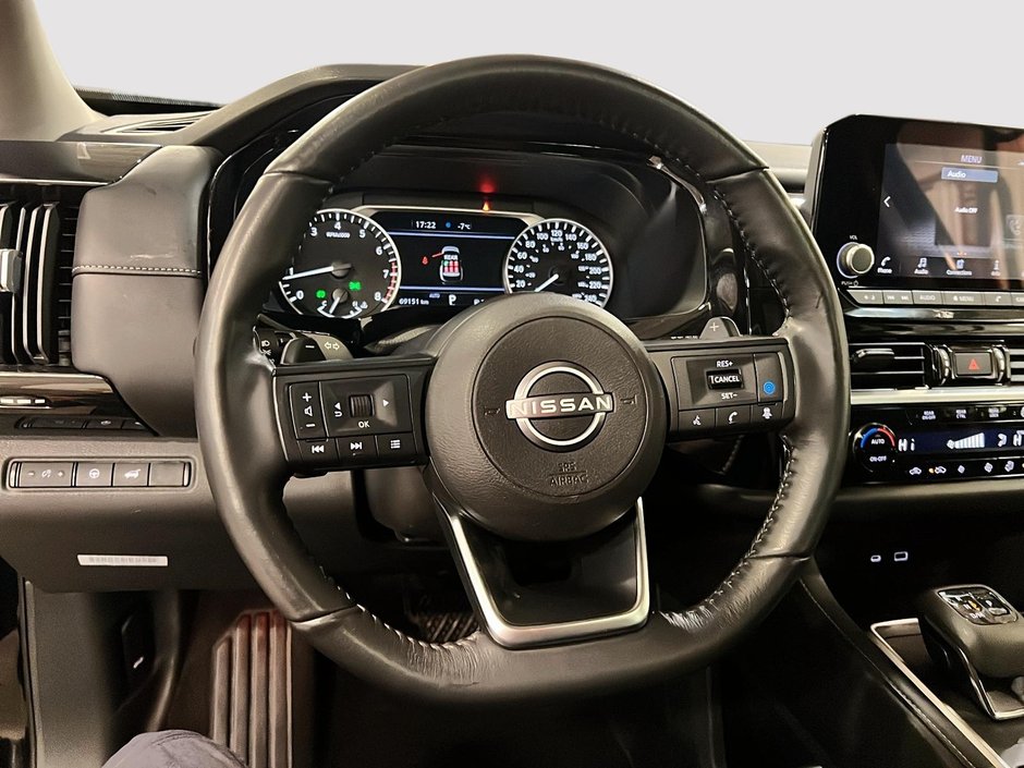 2024 Nissan Pathfinder SV AWD-11