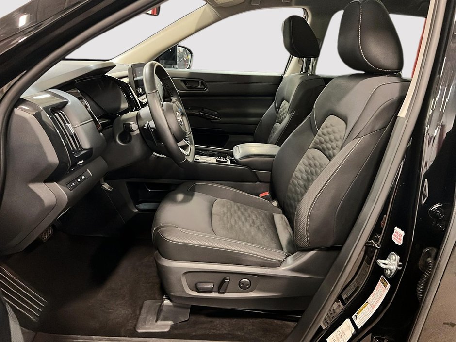 2024 Nissan Pathfinder SV AWD-8