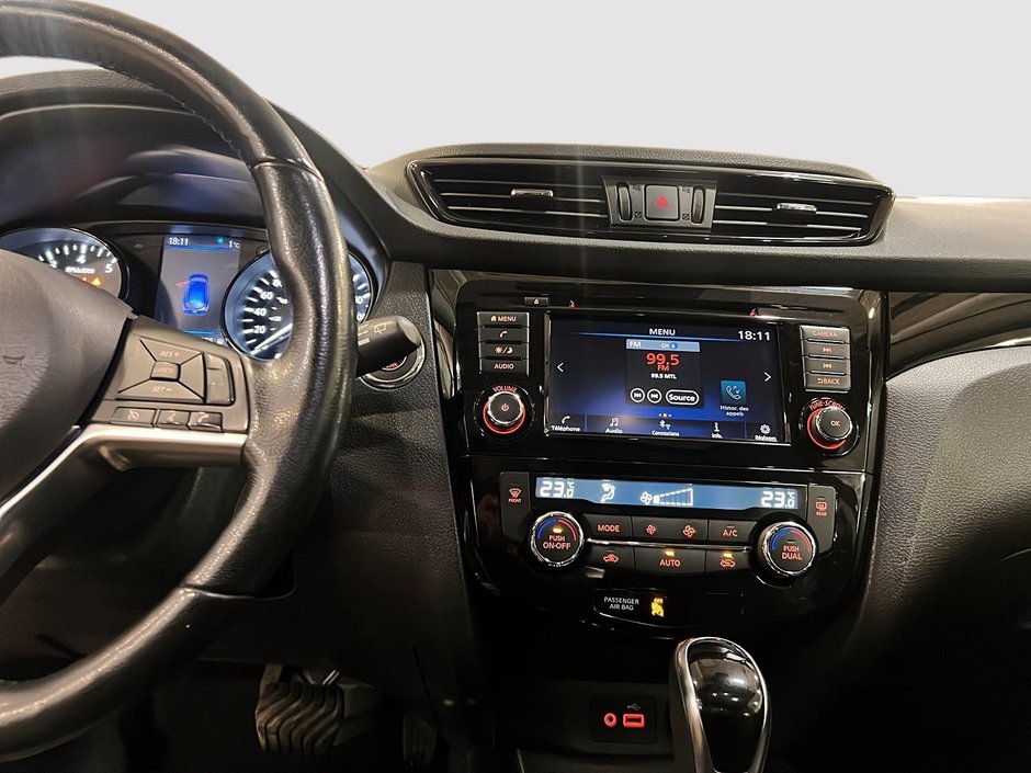 2020 Nissan Qashqai SV-16